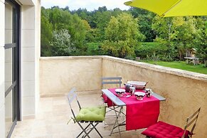 Charming Holiday Flat With Shared Pool, Malaucene