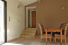 Charming Holiday Flat With Shared Pool, Malaucene
