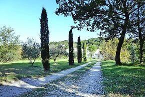 Charming Holiday Flat With Shared Pool, Malaucene