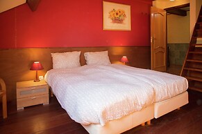 Atmospheric Holiday Home in Durbuy With Sauna