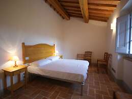Rustic Holiday Home in Corciano With Swimming Pool