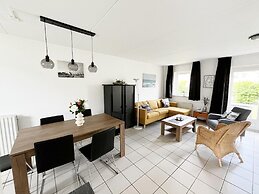 Cosy Bungalow Near the Beach