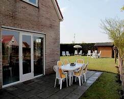 Appealing Bungalow With Garden