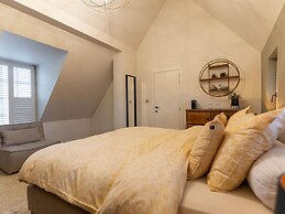 Beautiful Holiday Home in Vlaanderen With Shared Pool