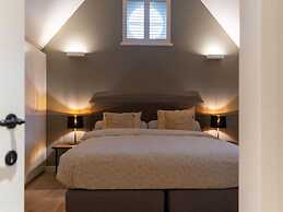Beautiful Holiday Home in Vlaanderen With Shared Pool