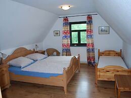 Grosses Landhaus mit Swimmingpool in Dargun