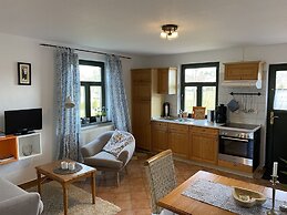 Grosses Landhaus mit Swimmingpool in Dargun