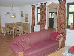 Grosses Landhaus mit Swimmingpool in Dargun