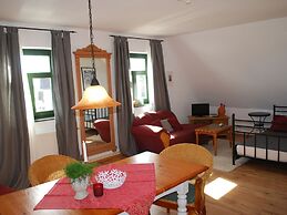 Grosses Landhaus mit Swimmingpool in Dargun