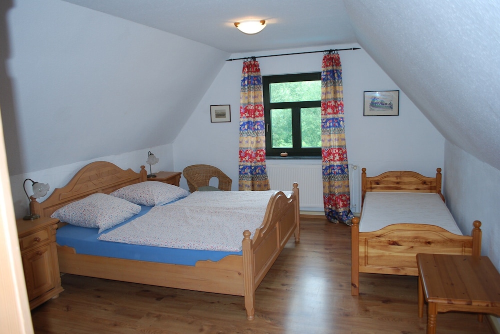 Grosses Landhaus mit Swimmingpool in Dargun