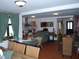 Grosses Landhaus mit Swimmingpool in Dargun