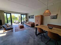 Luxurious Detached Water Villa With Jetty