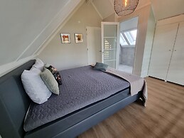 Luxurious Detached Water Villa With Jetty