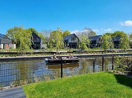 Luxurious Detached Water Villa With Jetty