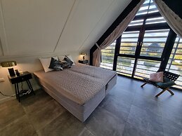 Luxurious Detached Water Villa With Jetty