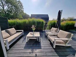 Luxurious Detached Water Villa With Jetty
