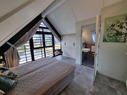 Luxurious Detached Water Villa With Jetty