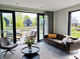 Luxurious Detached Water Villa With Jetty