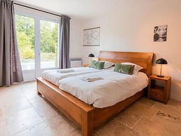 Spacious and Modern Villa With Large Garden and BBQ Area