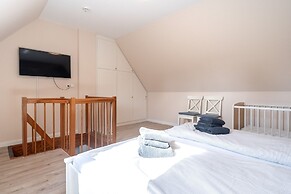 Cottage With a Fireplace Just 10 Minutes From the Beach