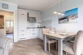 Cottage With a Fireplace Just 10 Minutes From the Beach