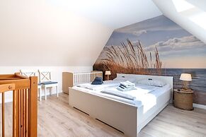 Cottage With a Fireplace Just 10 Minutes From the Beach