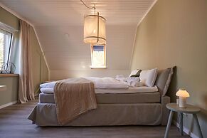 Cottage With a Fireplace Just 10 Minutes From the Beach