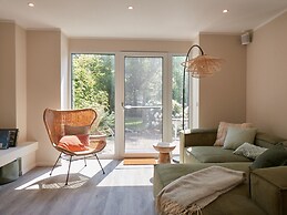 Cottage With a Fireplace Just 10 Minutes From the Beach