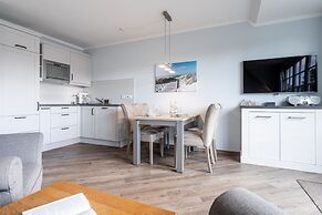 Cottage With a Fireplace Just 10 Minutes From the Beach