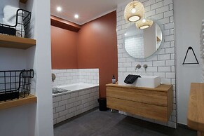 Cottage With a Fireplace Just 10 Minutes From the Beach