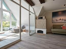 Cottage With a Fireplace Just 10 Minutes From the Beach