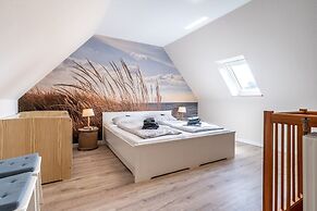 Cottage With a Fireplace Just 10 Minutes From the Beach