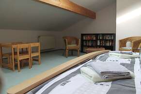Spacious Apartment in Boddin With Garden