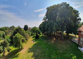 Spacious Apartment in Boddin With Garden