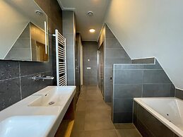 Luxury Villa With Sauna and Jacuzzi at the Lake