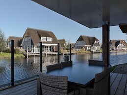Luxury Villa With Sauna and Jacuzzi at the Lake