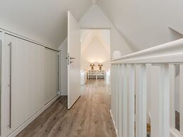 Luxury Villa With Sauna and Jacuzzi at the Lake