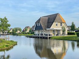 Luxury Villa With Sauna and Jacuzzi at the Lake