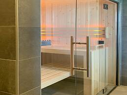 Luxury Villa With Sauna and Jacuzzi at the Lake