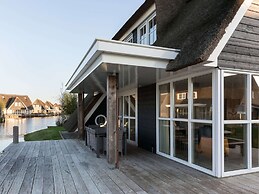 Luxury Villa With Sauna and Jacuzzi at the Lake