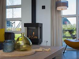 Luxury Villa With Sauna and Jacuzzi at the Lake