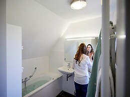 Nice Villa With Sauna, Whirlpool & Steam Shower