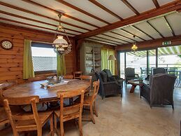 Vintage Villa With Private Garden in Rendeux