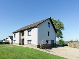Vintage Villa With Private Garden in Rendeux