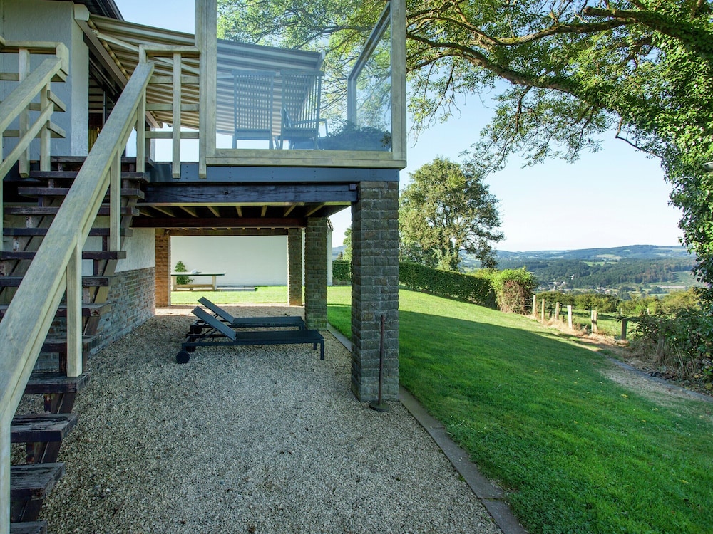 Vintage Villa With Private Garden in Rendeux