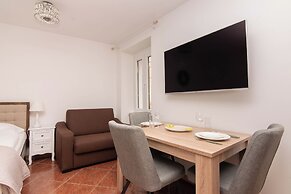 Apartments Leonel Piran
