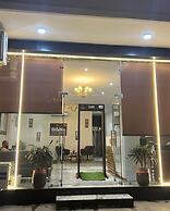 HOTEL IVORY INN