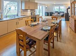 Flood Comfortable Holiday Residence