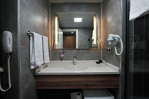 Dayman Hotel