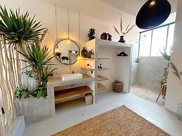 House of Yin